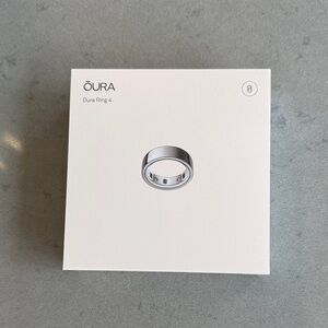 Oura Ring 4 in Silver